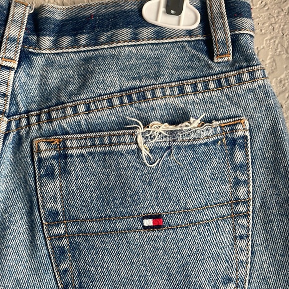Denim shorts TOMMY HILFIGER (4)distressed - Picture 7 of 15